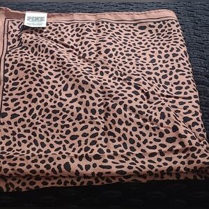 PINK Victoria's Secret Leopard Print Bandana In EUC
